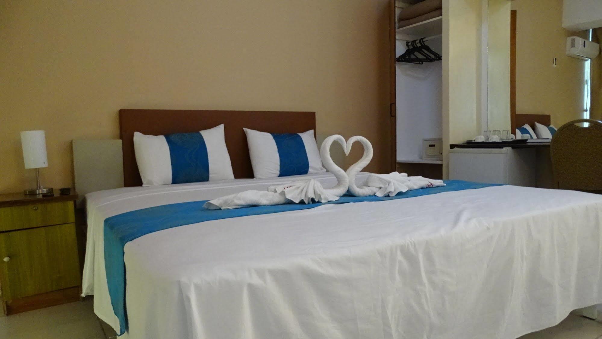 Hypertek Hotel Grand-Baie Eksteriør billede