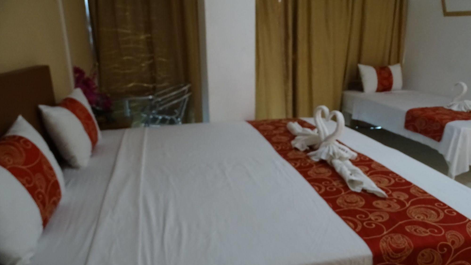 Hypertek Hotel Grand-Baie Eksteriør billede
